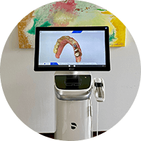 Intraoralscan von Zähnen und Implantaten